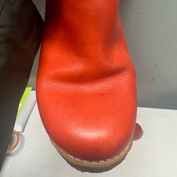 Cute burnt orange , rust red Hasbeen booties - Picture 3 of 5